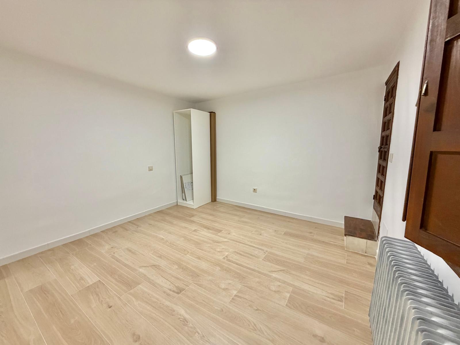 Alquiler de piso en plaza de Santa Clara - Imagen 24