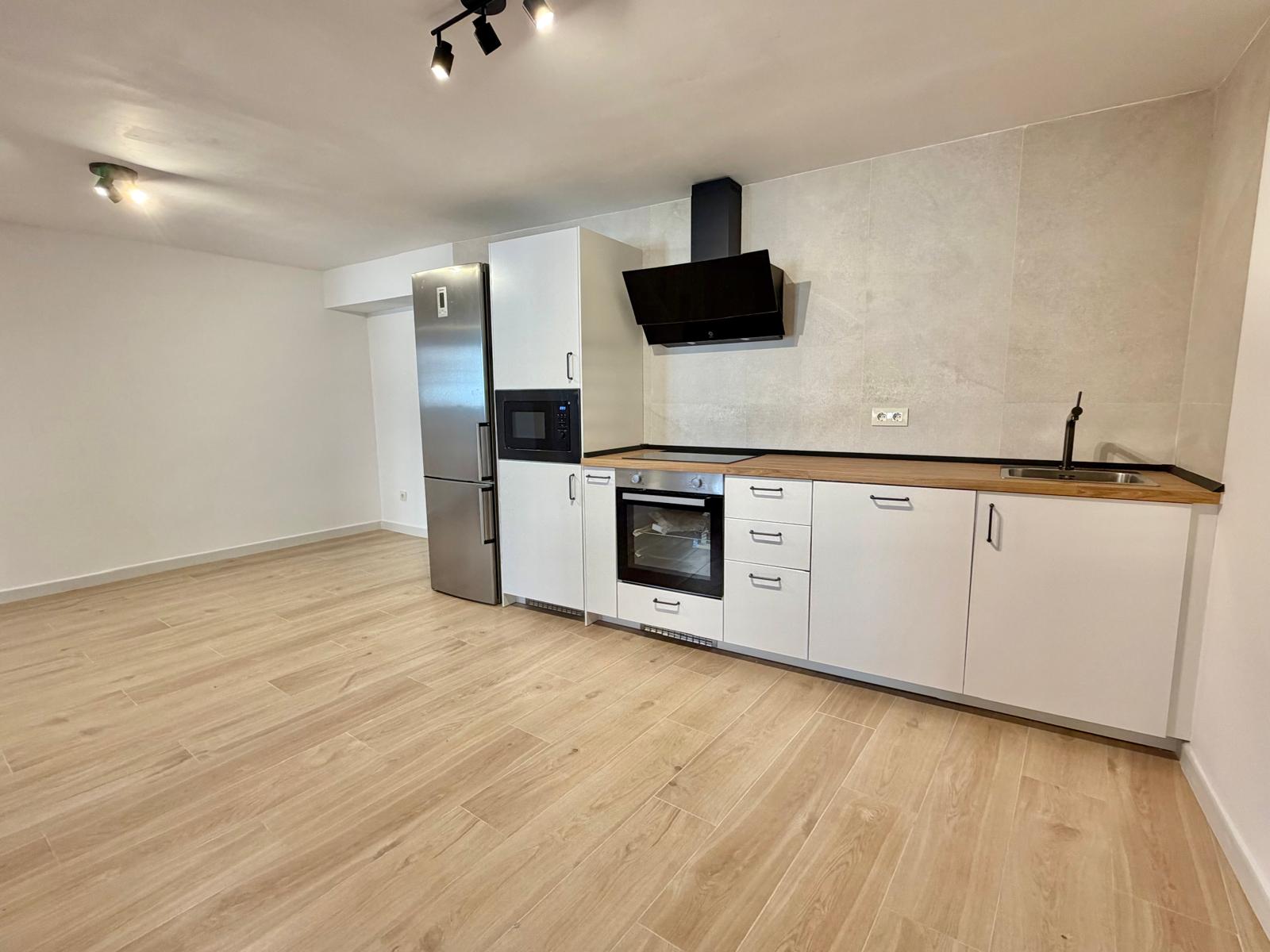 Alquiler de piso en plaza de Santa Clara - Imagen 8